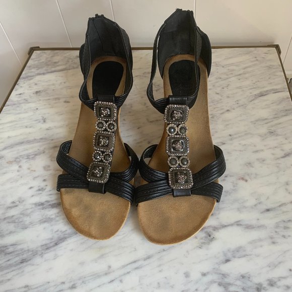 Beautiful Wedge Sandals size 9 - Picture 2 of 9
